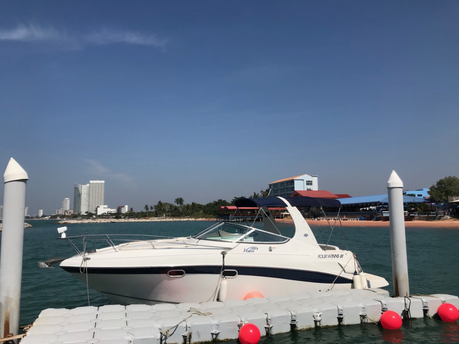 small yacht rent